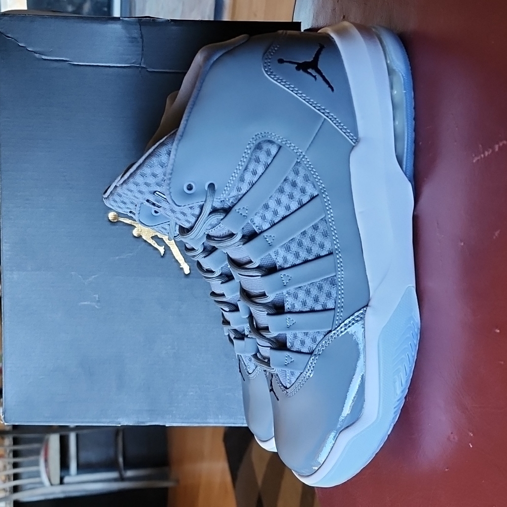 Jordan: Max Aura, Cool Gray, Gray/White/Clear, Men's 10 - Picture 6 of 11